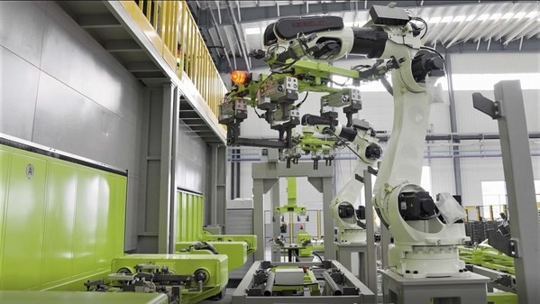 全自動柔性化生產線輔與智能機器人研發 新車型項目焊裝線體的技術革新